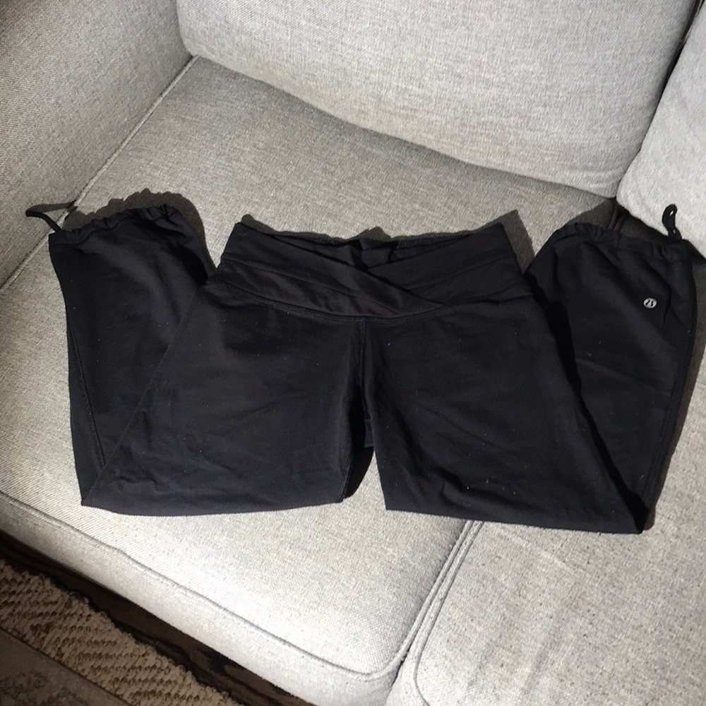 Lululemon capri joggers with ties
